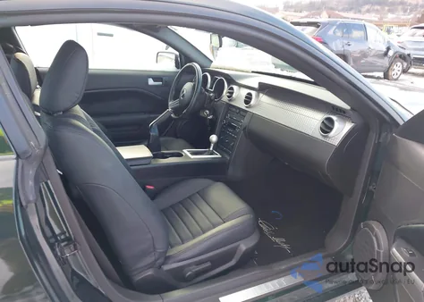 2008 Ford Mustang Gt Deluxe/Gt Premium from USA, damaged, VIN 1ZVHT82H085167952